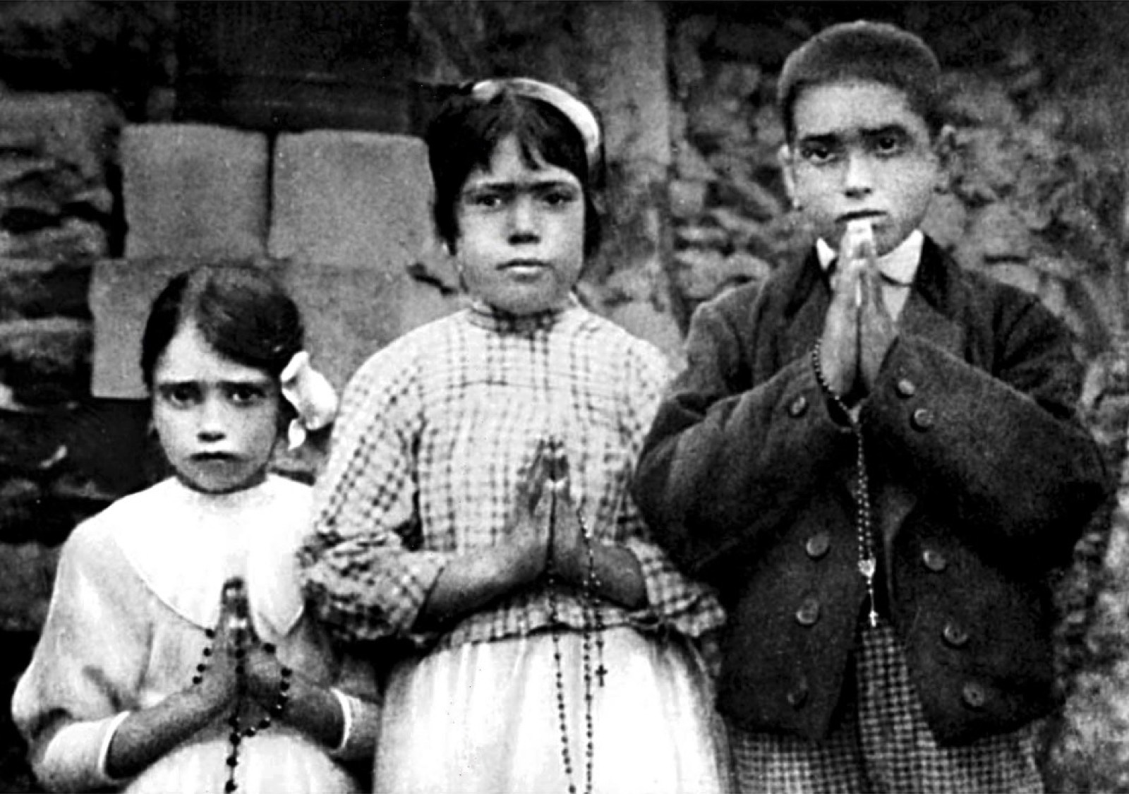 Os três pastorinhos com os terços, 1917